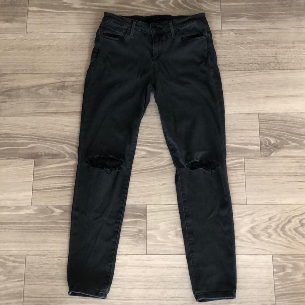 Joe’s Jeans size 29 Distressed on the knees